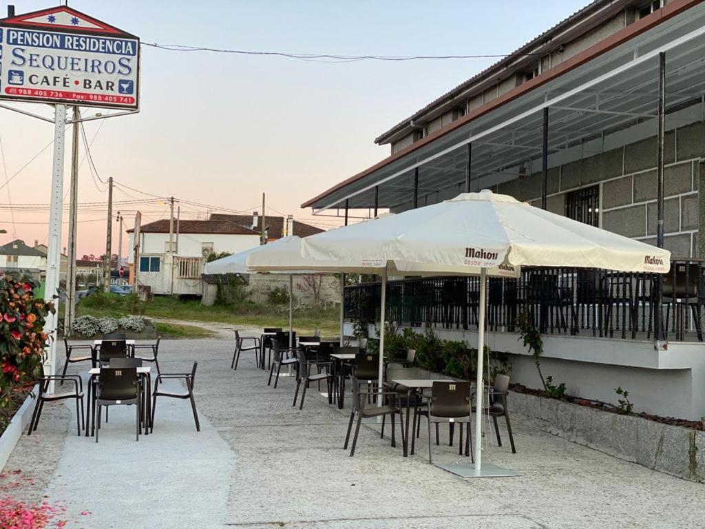 Hostal Sequeiros San Ciprian de Vinas Ngoại thất bức ảnh
