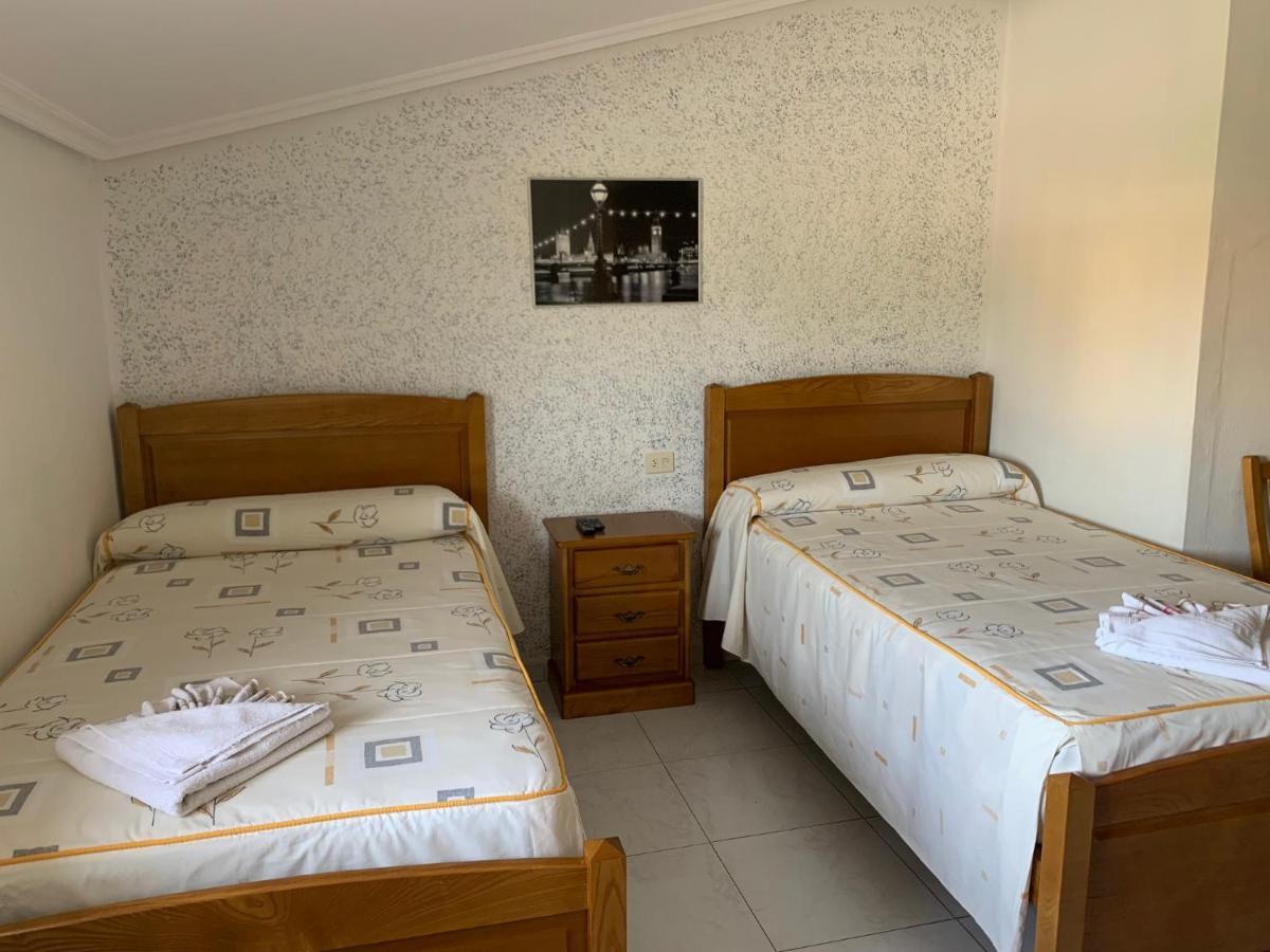 Hostal Sequeiros San Ciprian de Vinas Ngoại thất bức ảnh