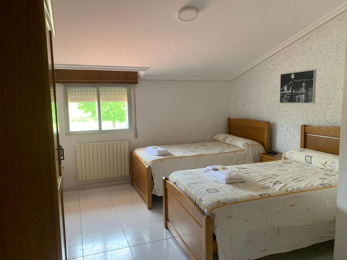 Hostal Sequeiros San Ciprian de Vinas Ngoại thất bức ảnh