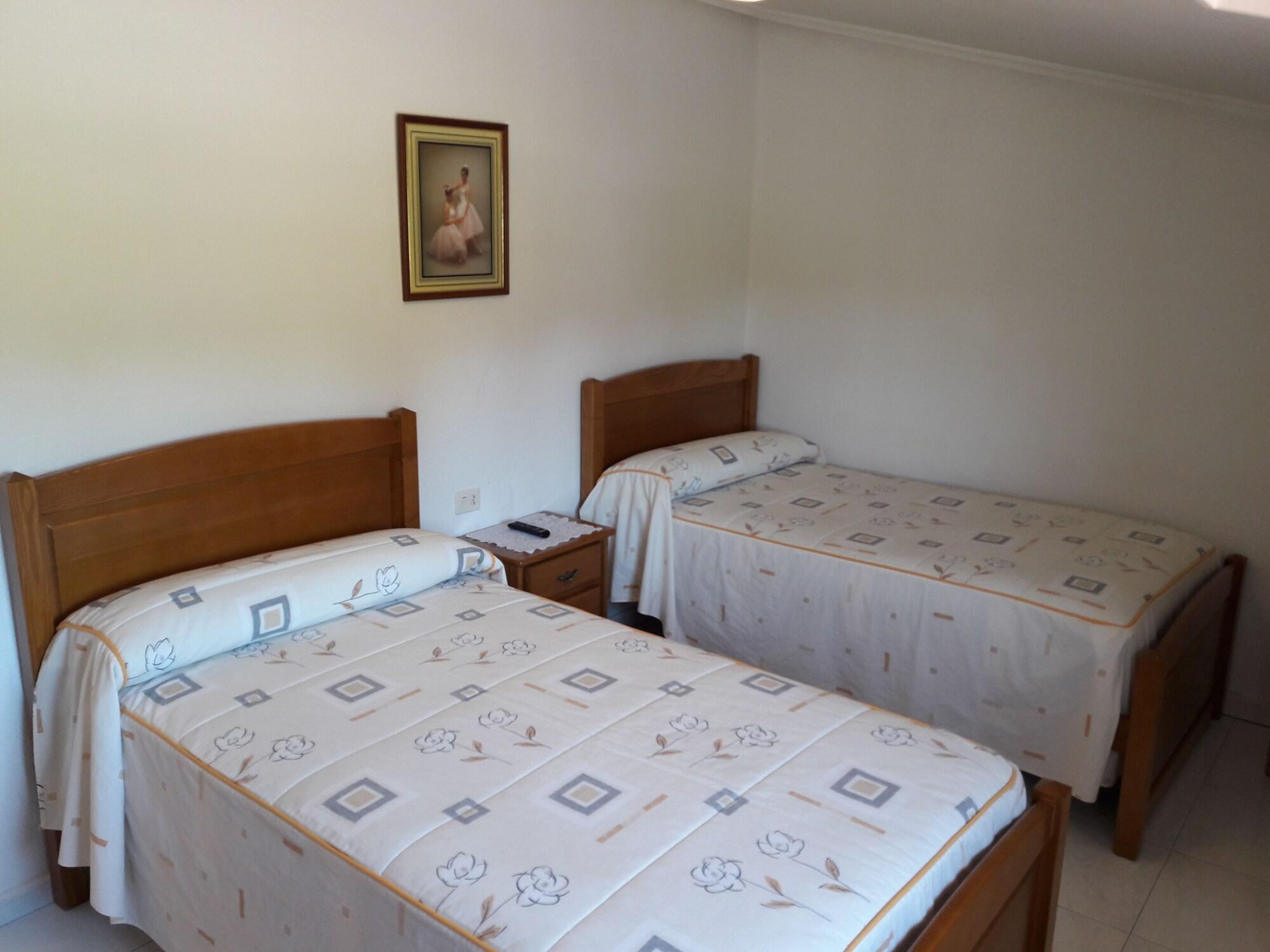 Hostal Sequeiros San Ciprian de Vinas Ngoại thất bức ảnh