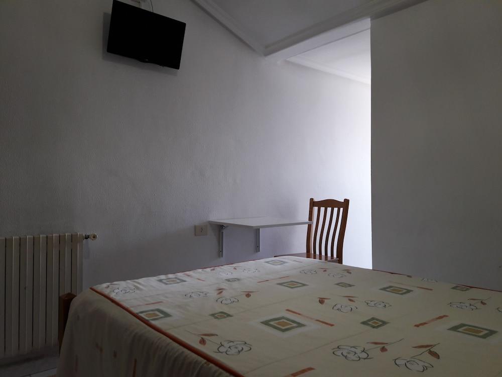 Hostal Sequeiros San Ciprian de Vinas Ngoại thất bức ảnh