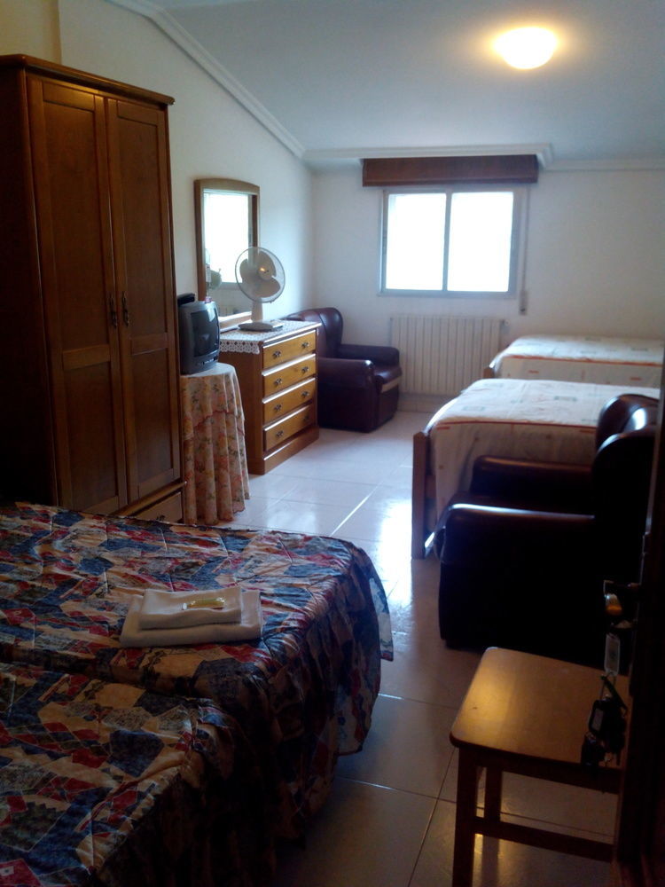 Hostal Sequeiros San Ciprian de Vinas Ngoại thất bức ảnh