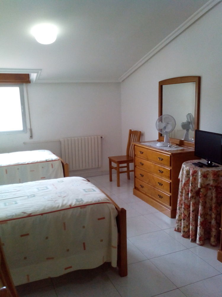 Hostal Sequeiros San Ciprian de Vinas Ngoại thất bức ảnh